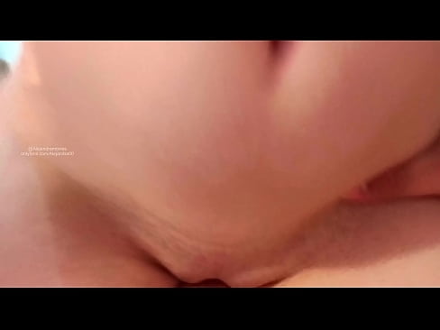 ❤️ Dormindo no quarto da minha irmã e foi assim que acordei ️ Porno em nós