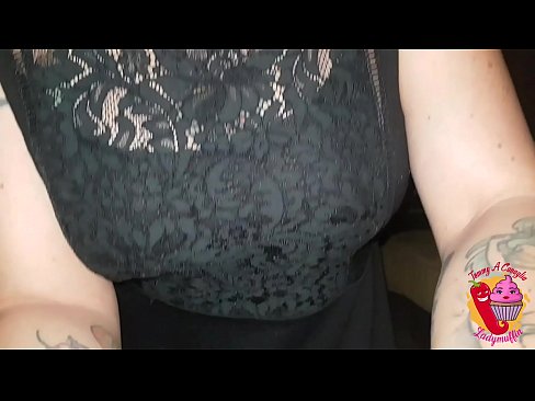 ❤️ A meia-irmã lhe dá um broche e o espanhol ️ Porno em nós