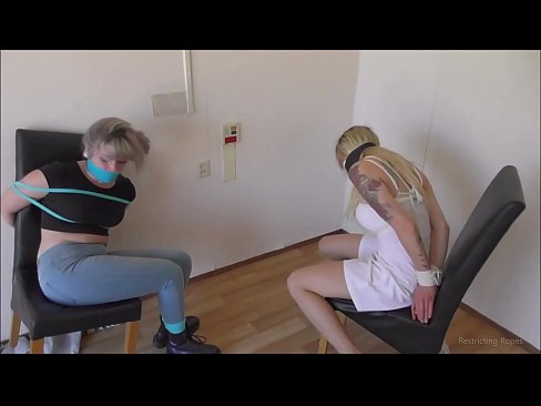 ❤️ Viciado / amarrado e amordaçado / donzela em apuros ️ Porno em nós