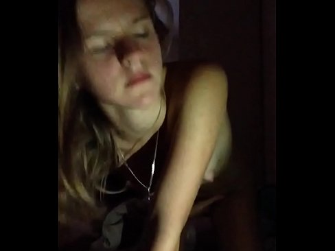 ❤️ Uma garota se masturba e se ejacula ️ Porno em nós