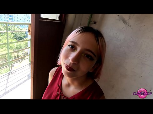 ❤️ Estudante Sensual Chupa um Estranho no Outback - Cum On His Face ️ Porno em nós