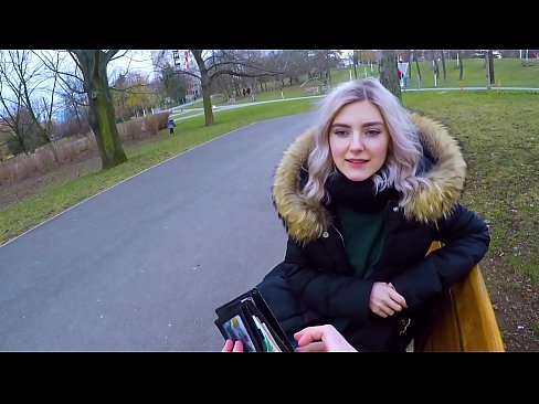 ❤️ Engole o esperma quente de um estranho por dinheiro - broche no parque por Eva Elfie ️ Porno em nós